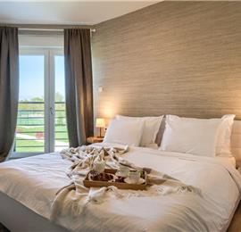 Luxury 5 Bedroom Villa with Pool, Tennis Court and Mini Golf near Svetvincenat, Istria, sleeps 12-14